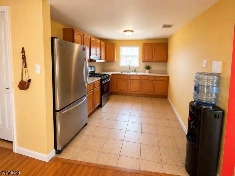 272 Orange Street Newark NJ 07103