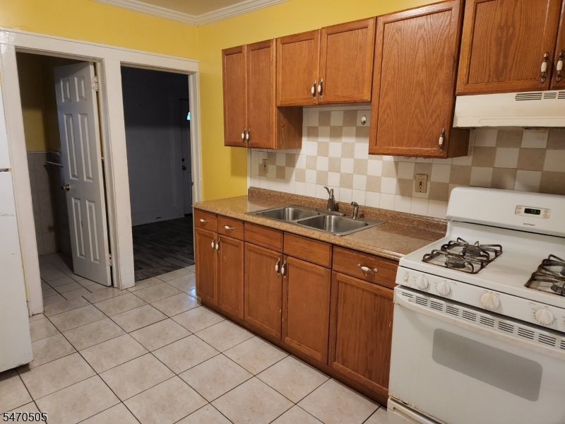 333 White Street Roselle NJ 07203
