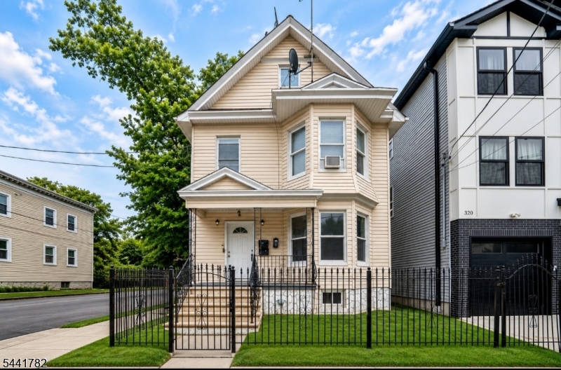 318 Grove Street Newark NJ 07103