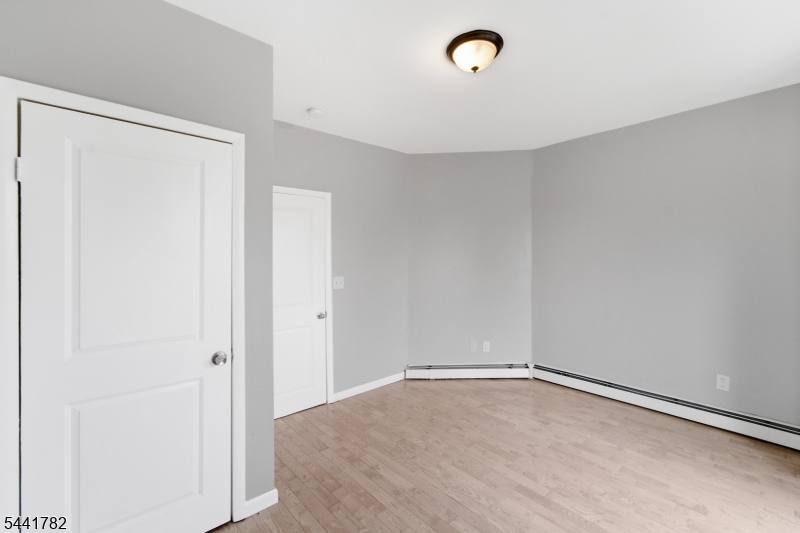 318 Grove Street Newark NJ 07103