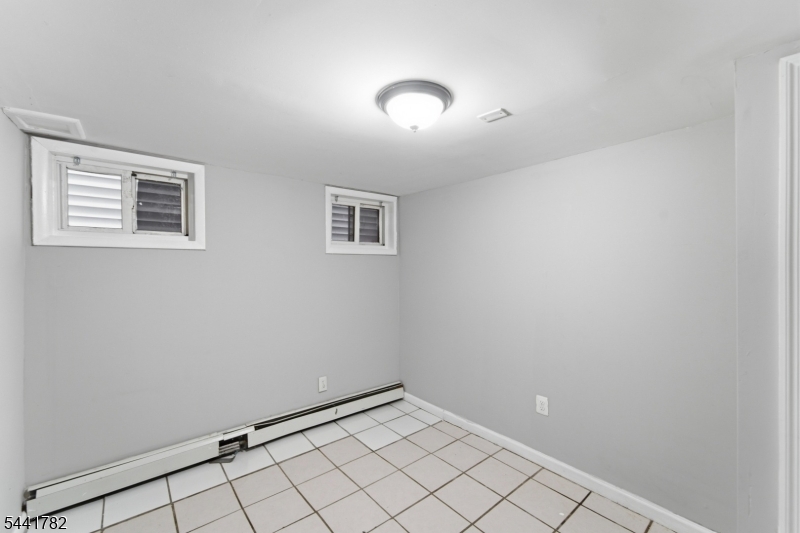 318 Grove Street Newark NJ 07103