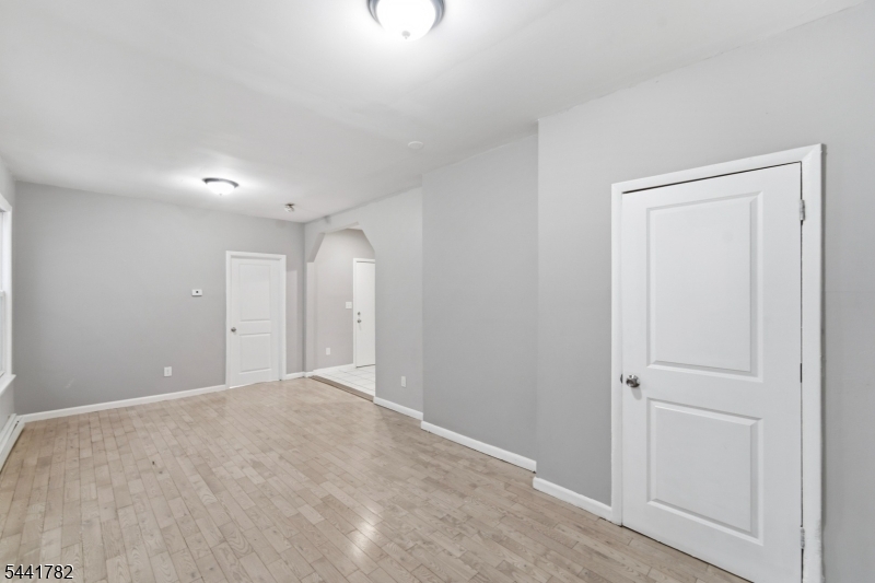 318 Grove Street Newark NJ 07103