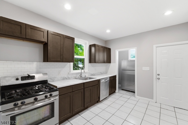 318 Grove Street Newark NJ 07103