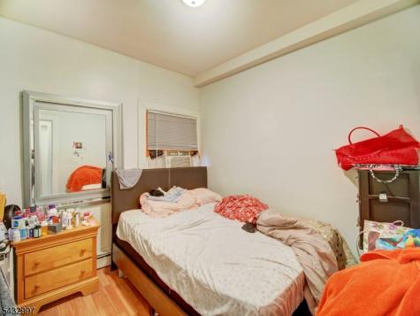 426 E 18th Street Paterson NJ 07524