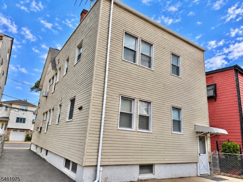 53 Garrison Street Newark NJ 07105
