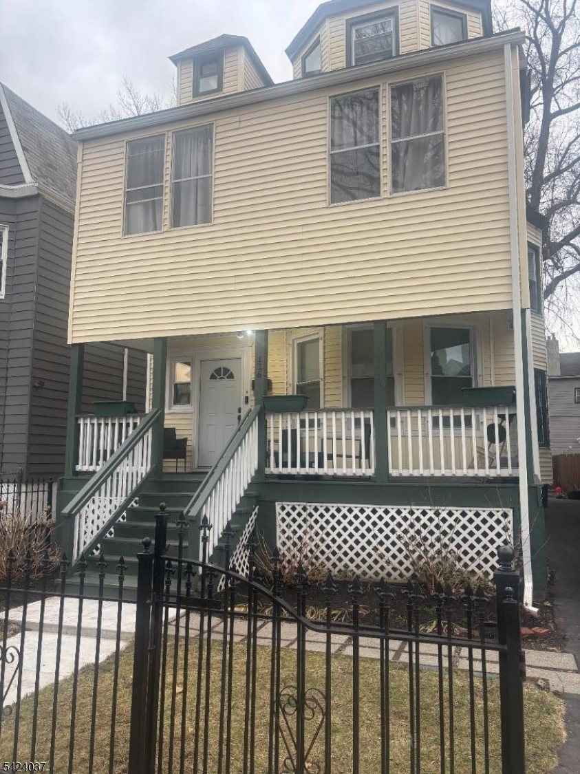 126 N 17th Street East Orange NJ 07017