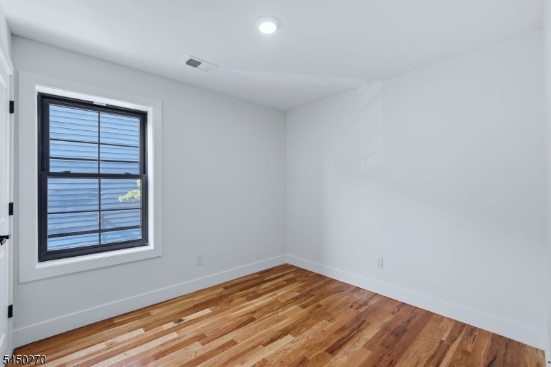 749 S 11th Street Newark NJ 07103