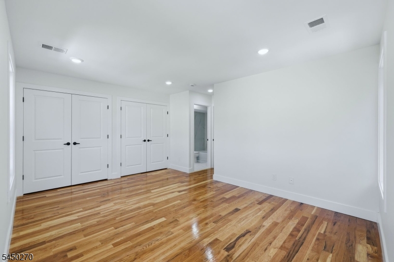 749 S 11th Street Newark NJ 07103