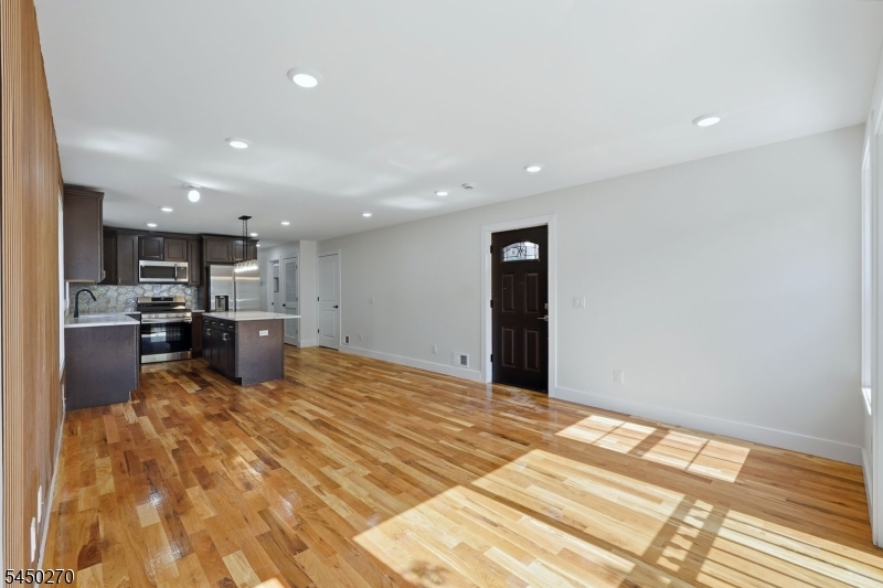 749 S 11th Street Newark NJ 07103