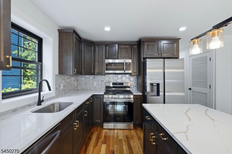 749 S 11th Street Newark NJ 07103