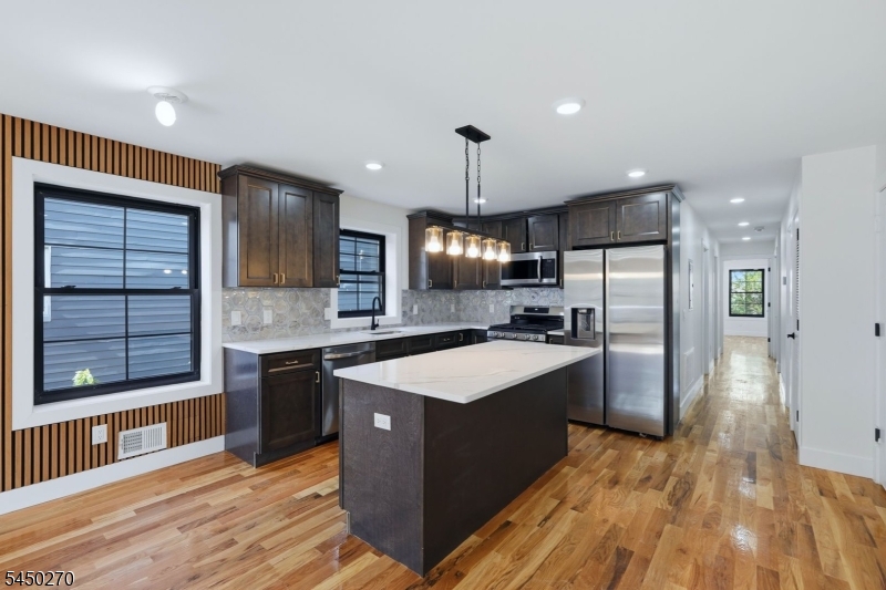 749 S 11th Street Newark NJ 07103