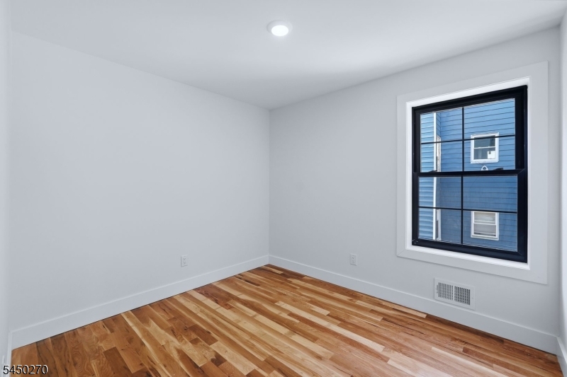 749 S 11th Street Newark NJ 07103