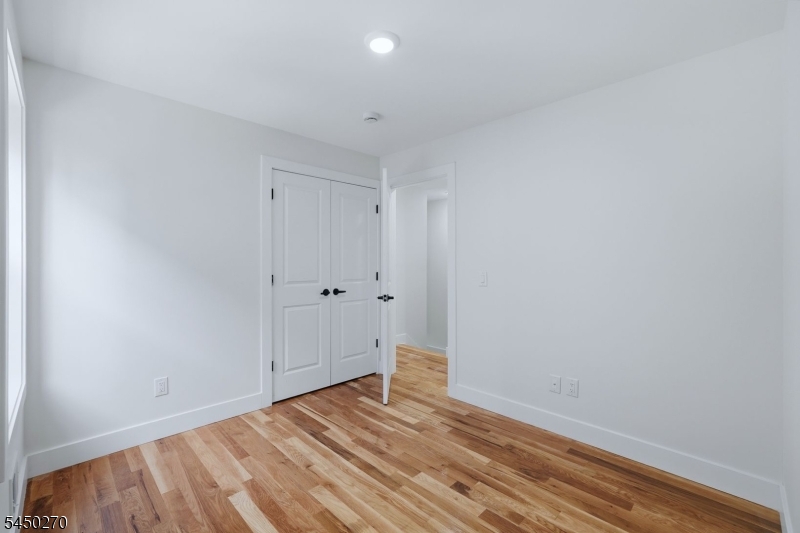749 S 11th Street Newark NJ 07103