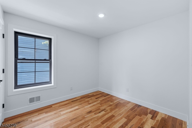 749 S 11th Street Newark NJ 07103