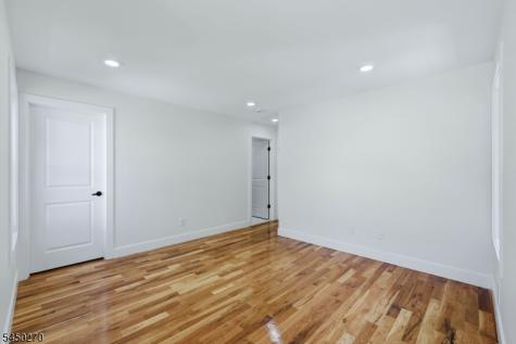 749 S 11th Street Newark NJ 07103