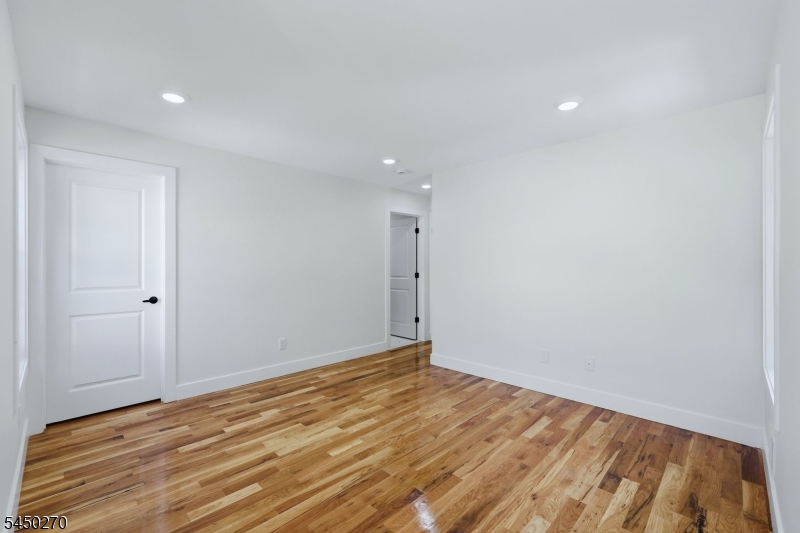 749 S 11th Street Newark NJ 07103