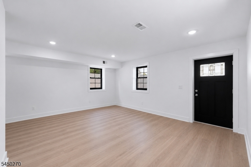 749 S 11th Street Newark NJ 07103