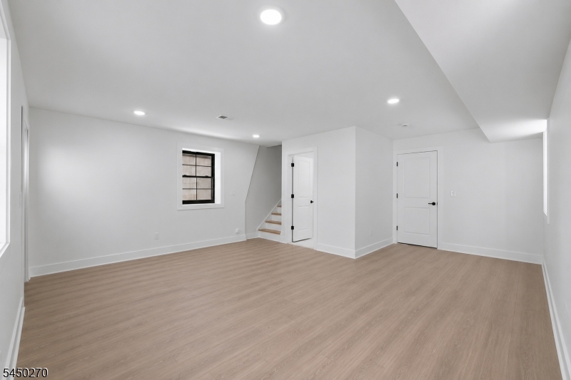 749 S 11th Street Newark NJ 07103