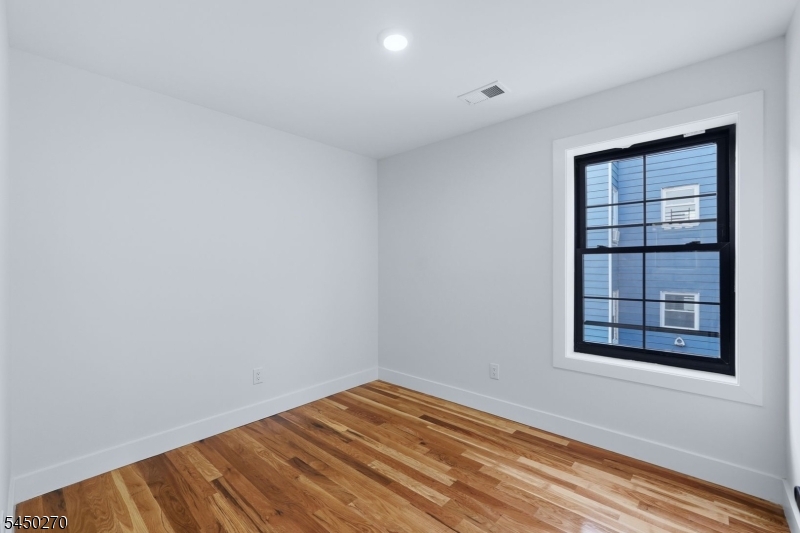 749 S 11th Street Newark NJ 07103