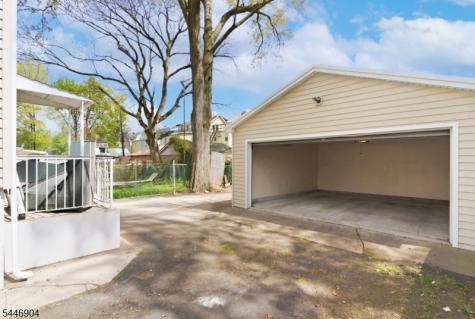 530 Norwood Street East Orange NJ 07018