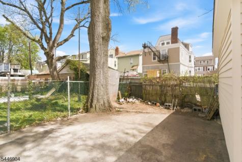 530 Norwood Street East Orange NJ 07018
