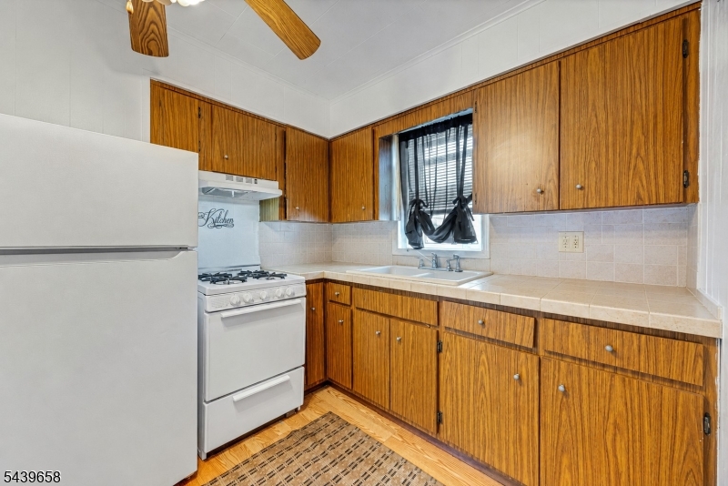 27 Thomas Street South River NJ 08882