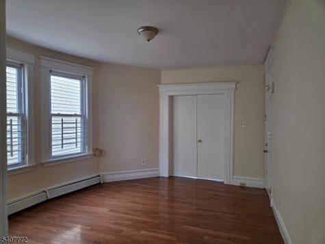 42 Seymour Avenue Newark NJ 07108