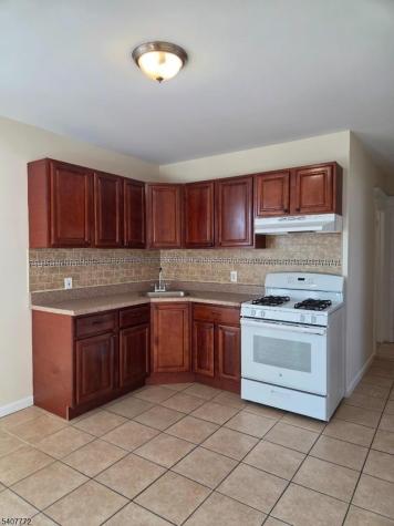 42 Seymour Avenue Newark NJ 07108