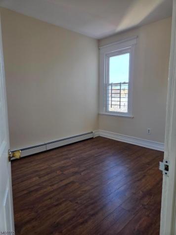 42 Seymour Avenue Newark NJ 07108