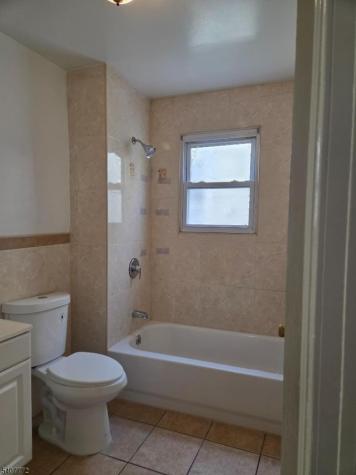 42 Seymour Avenue Newark NJ 07108