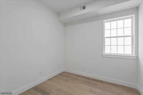 366 21ST Street Irvington NJ 07111