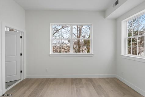 366 21ST Street Irvington NJ 07111