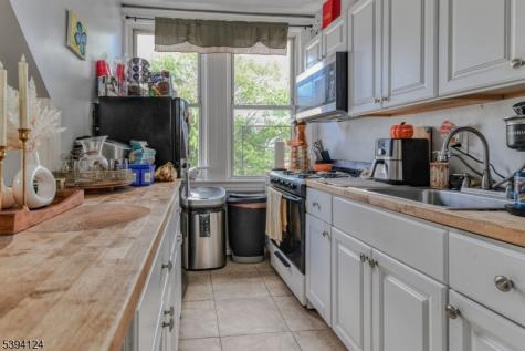 234 Halsted East Orange NJ 07018