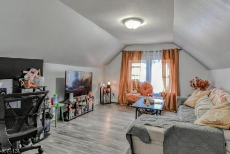 234 Halsted East Orange NJ 07018