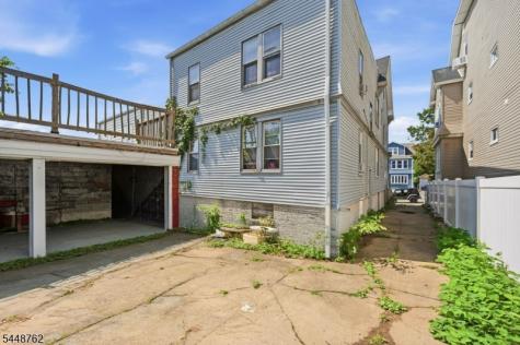 185 Grumman Avenue Newark NJ 07112