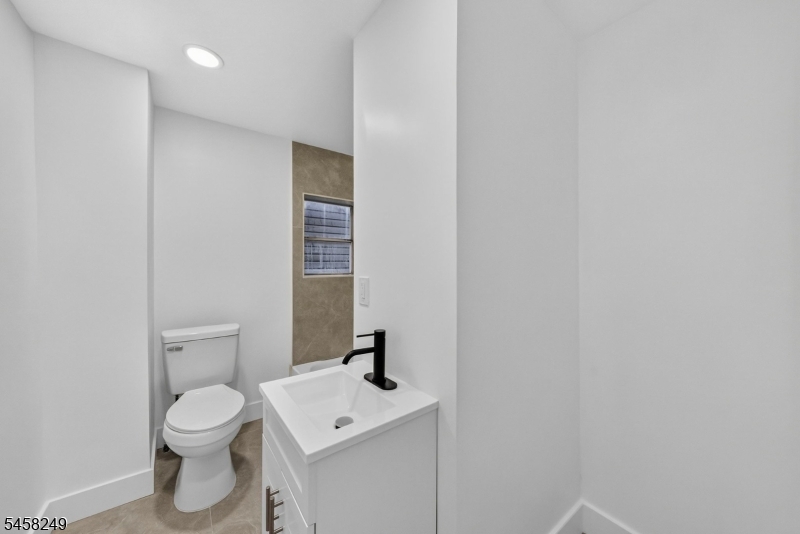 171 Edmund Avenue Paterson NJ 07502