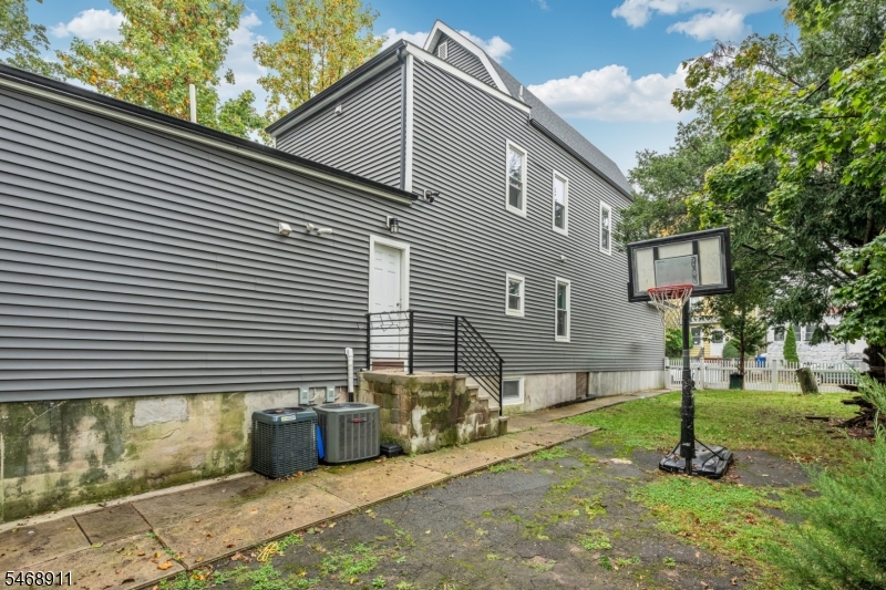 82 Watchung Avenue West Orange NJ 07052