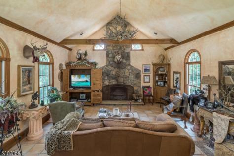 1 Dove Hollow Lane Bethlehem NJ 08827