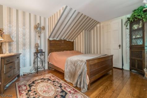 1 Dove Hollow Lane Bethlehem NJ 08827