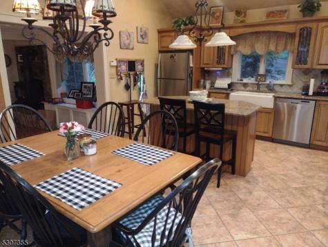1 Dove Hollow Lane Bethlehem NJ 08827