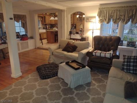1 Dove Hollow Lane Bethlehem NJ 08827