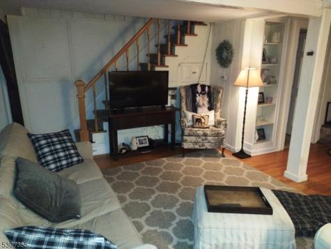 1 Dove Hollow Lane Bethlehem NJ 08827
