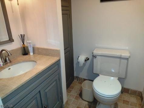 1 Dove Hollow Lane Bethlehem NJ 08827