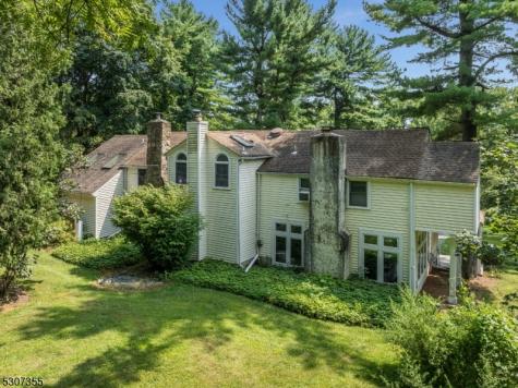 1 Dove Hollow Lane Bethlehem NJ 08827