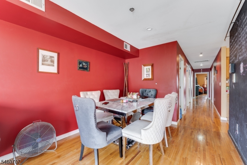 12 Seabury Court Newark NJ 07104