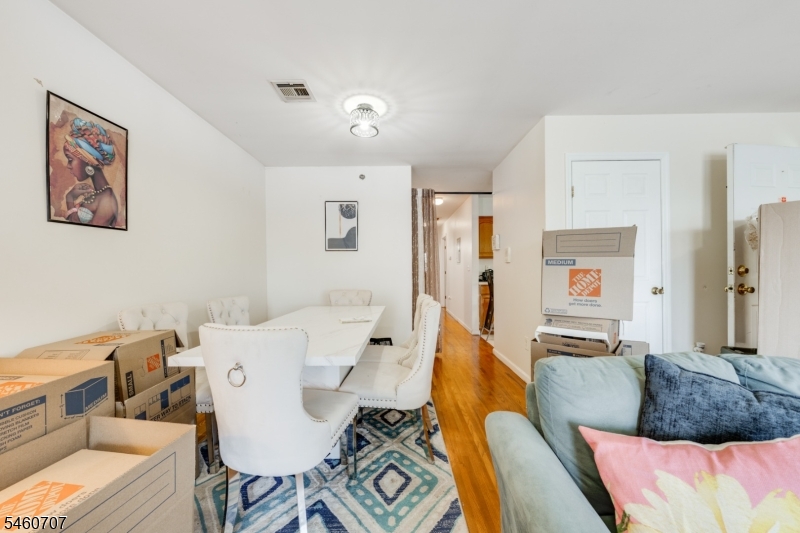 12 Seabury Court Newark NJ 07104