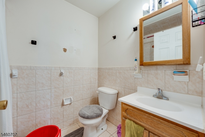 12 Seabury Court Newark NJ 07104
