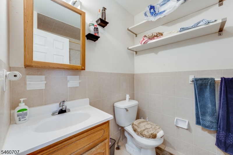 12 Seabury Court Newark NJ 07104