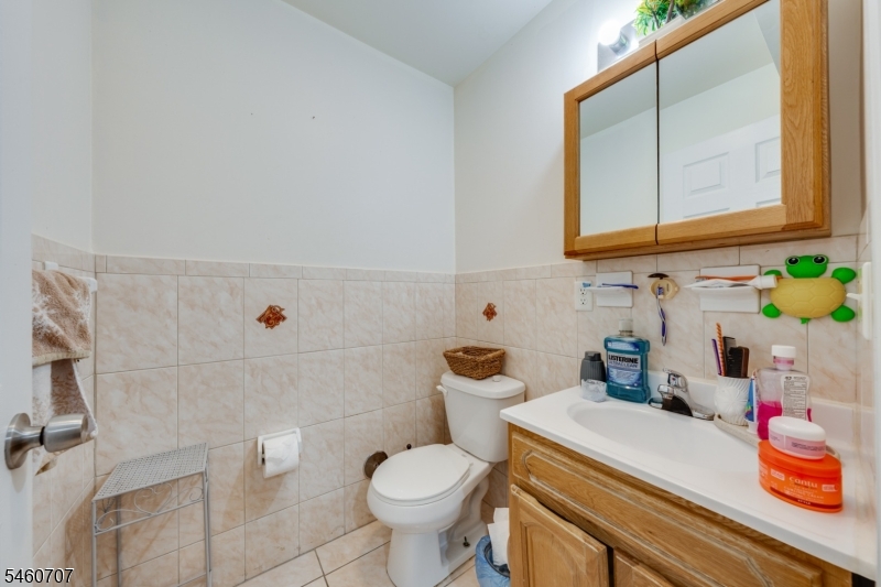 12 Seabury Court Newark NJ 07104