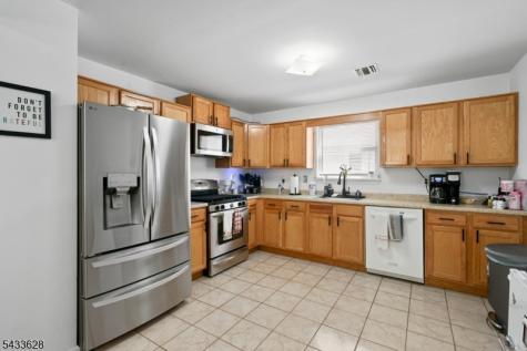 19 Halleck Street Newark NJ 07104